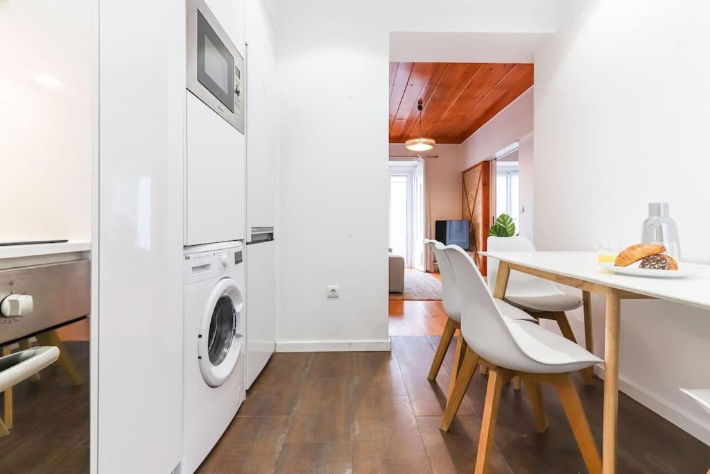Portucale ! Campo Ourique Design W/ Balcony Lejlighed *