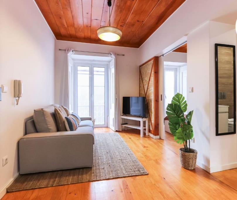 Portucale ! Campo Ourique Design W/ Balcony Apartamento